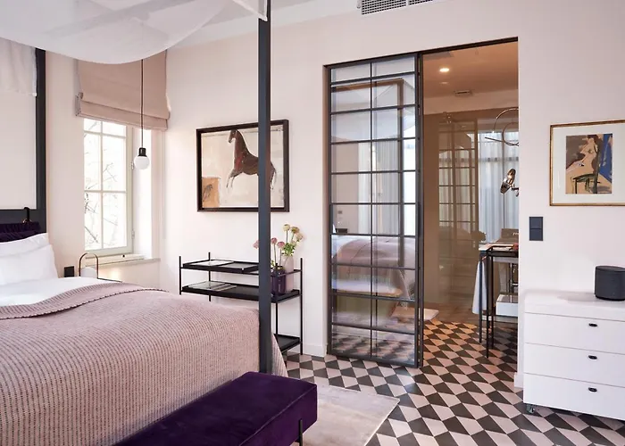 Bagatelle Gardenhouse فندق *
