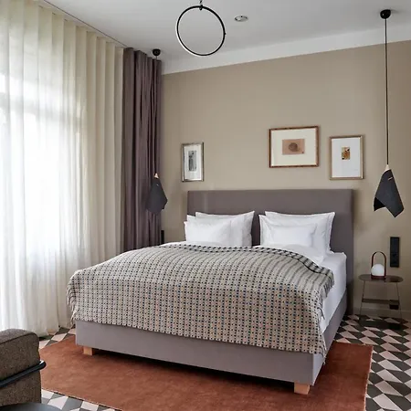 Bagatelle Gardenhouse