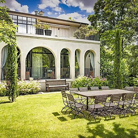 Hotel Bagatelle Gardenhouse *