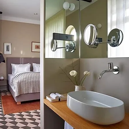 Bagatelle Gardenhouse Hotel