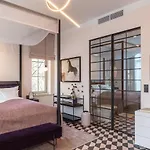 Bagatelle Gardenhouse