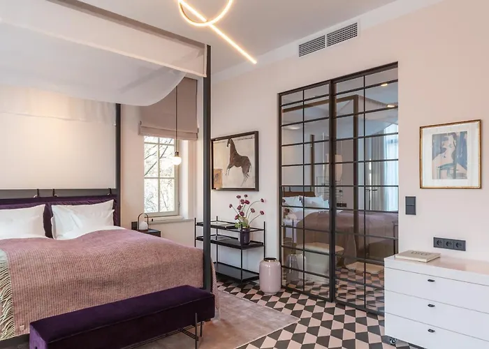 Bagatelle Gardenhouse