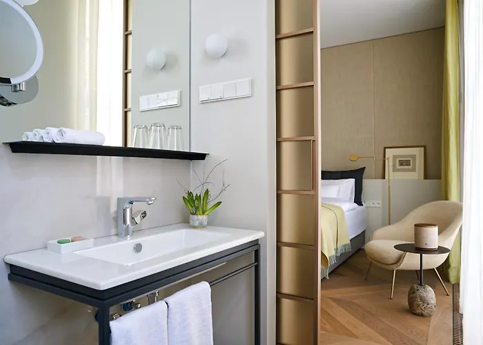 Bagatelle Gardenhouse
