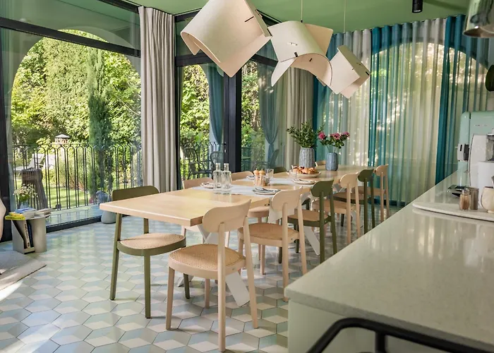 Bagatelle Gardenhouse * Budapest